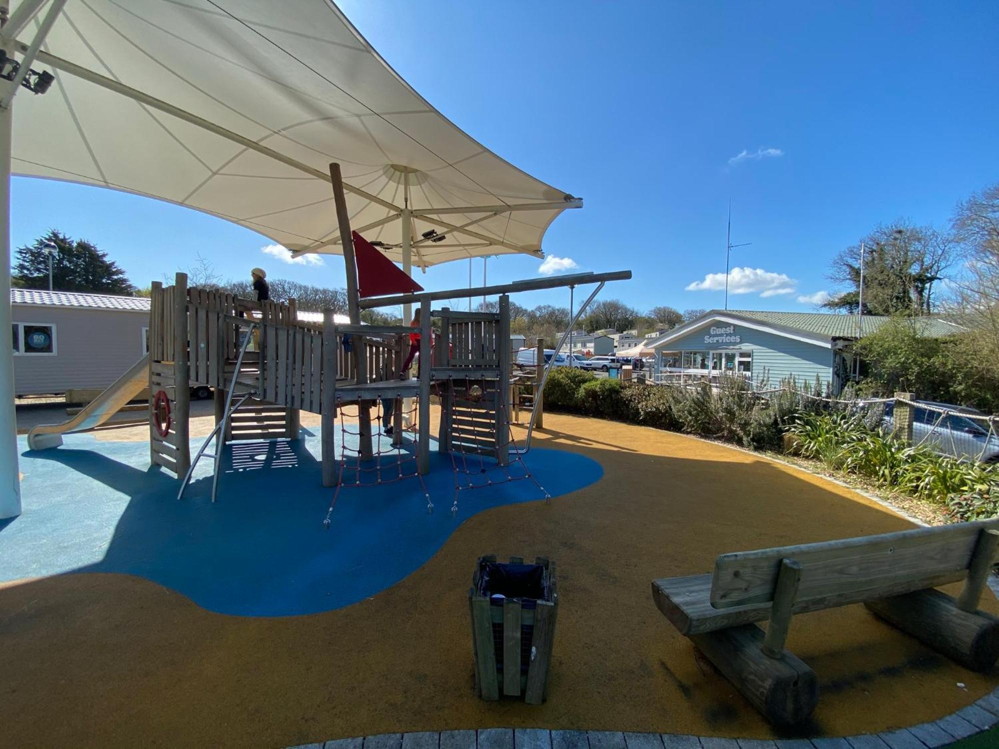 Whitecliff Bay Holiday Park - Most Popular Location Near Pools, Clubs And Beach Bembridge Exterior photo