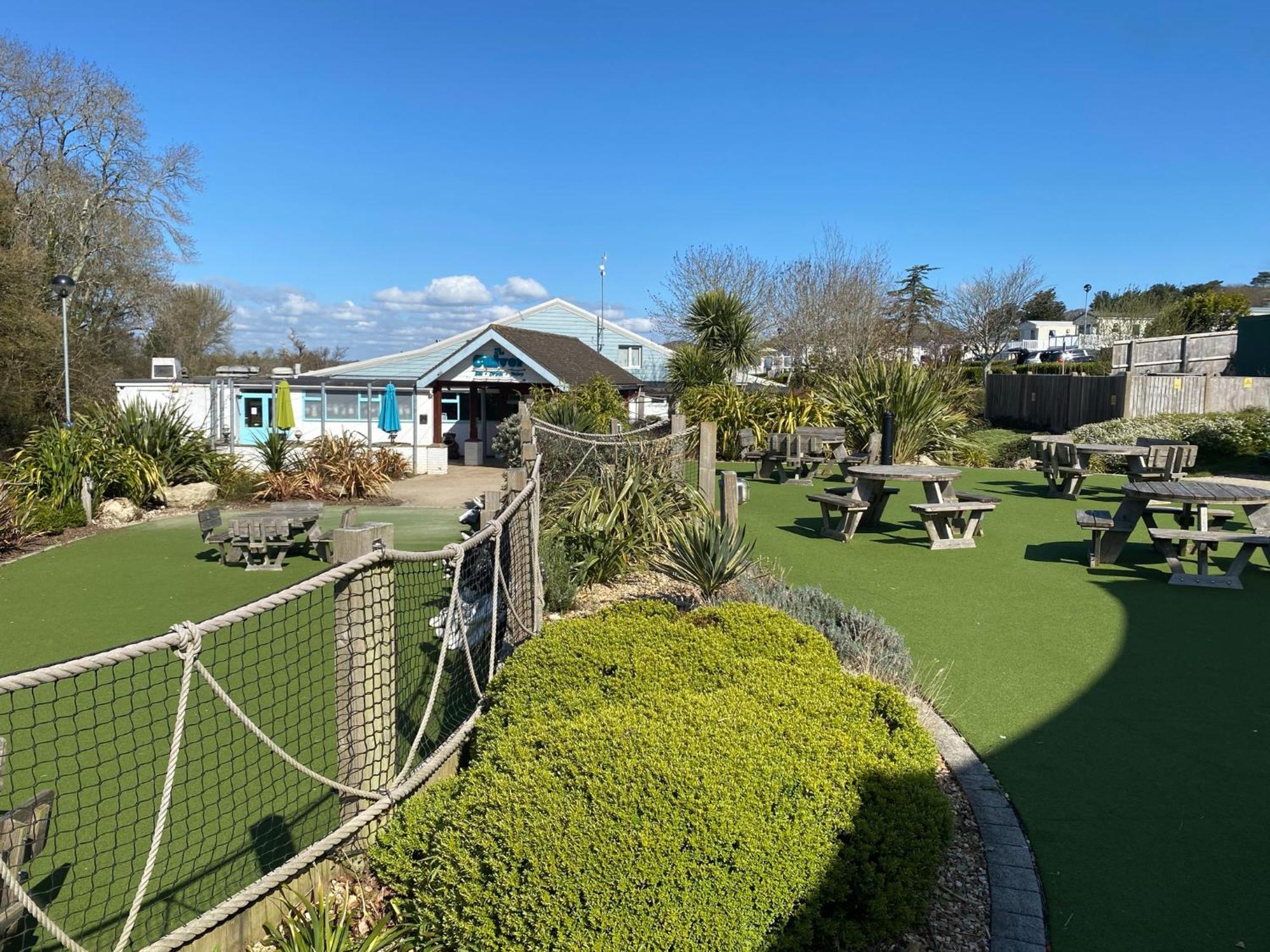 Whitecliff Bay Holiday Park - Most Popular Location Near Pools, Clubs And Beach Bembridge Exterior photo